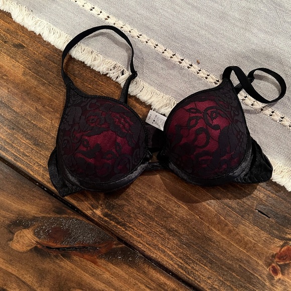 Wonderbra size 34A elegant Black and Red Lace  bra, EUC - Picture 2 of 8